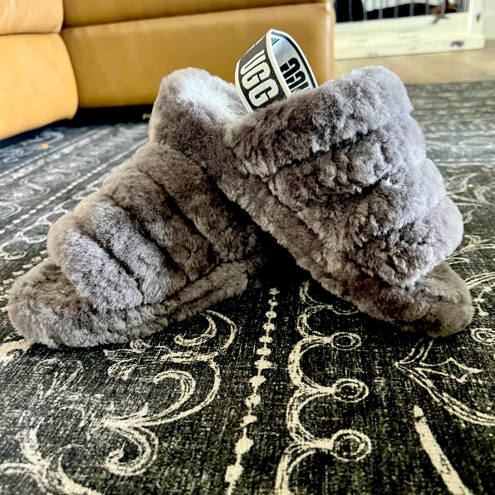 Ugg slippers size 7